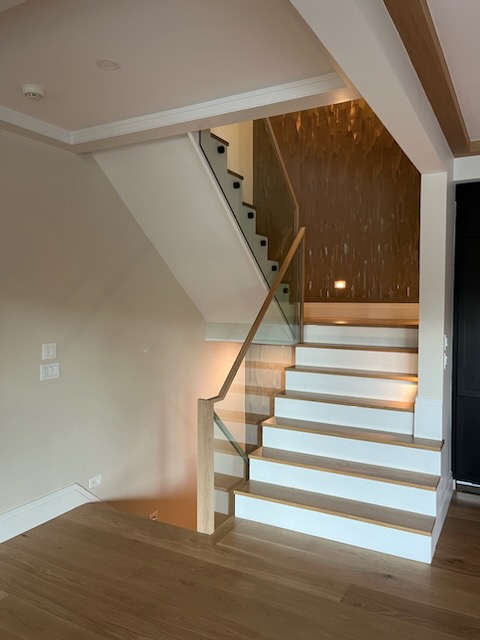 Wood and Glass Staircase Railing